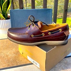NWT Sperry Men”s Gold Cup boat shoes size 9.5